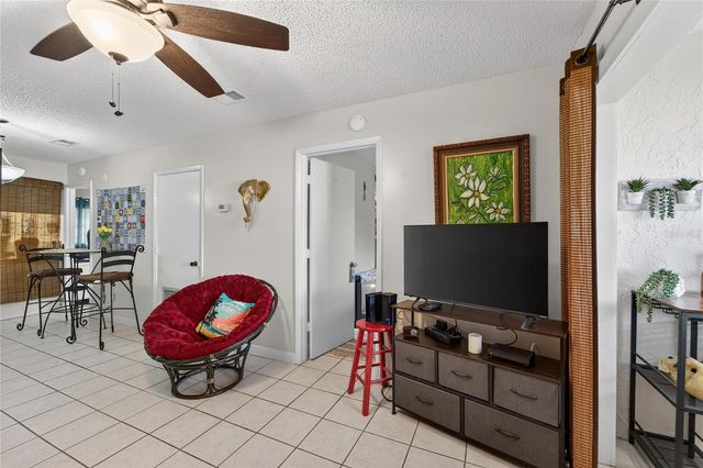 3806 N OAK DRIVE V22, Tampa, FL 33611