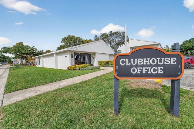 3806 N OAK DRIVE V22, Tampa, FL 33611