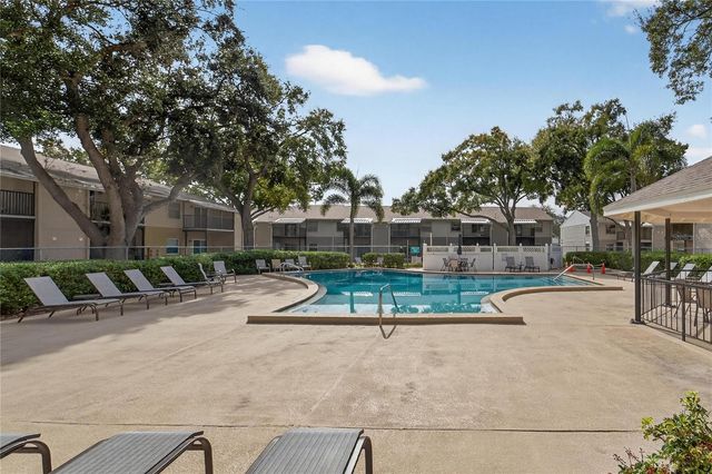 3806 N OAK DRIVE V22, Tampa, FL 33611