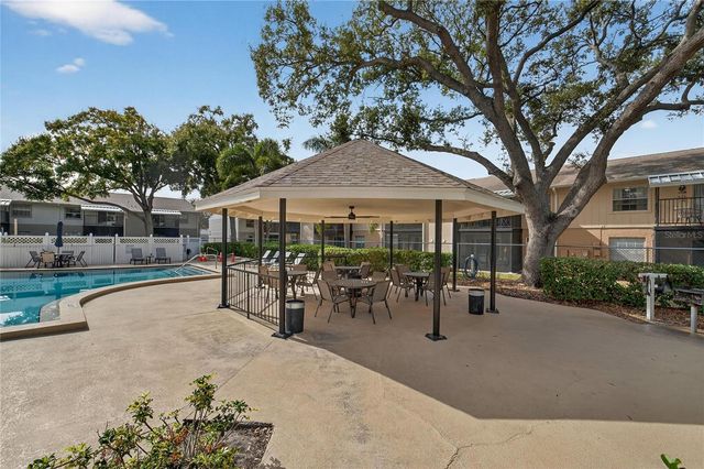 3806 N OAK DRIVE V22, Tampa, FL 33611