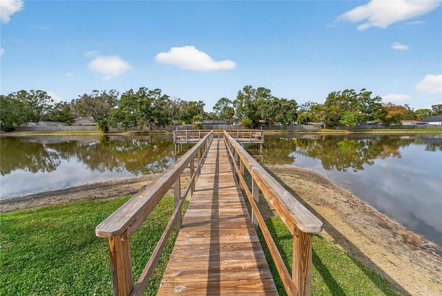 3806 N OAK DRIVE V22, Tampa, FL 33611