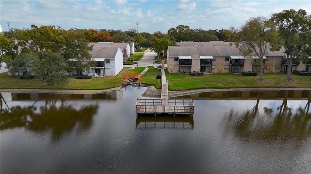 3806 N OAK DRIVE V22, Tampa, FL 33611