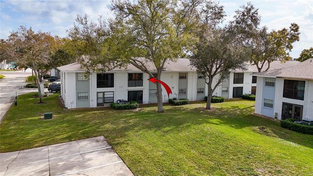 3806 N OAK DRIVE V22, Tampa, FL 33611