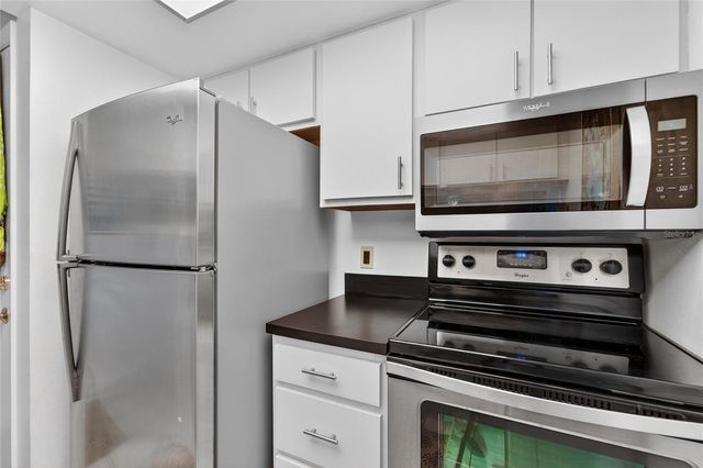 3806 N OAK DRIVE V22, Tampa, FL 33611