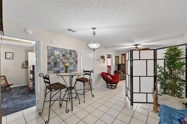 3806 N OAK DRIVE V22, Tampa, FL 33611