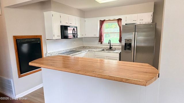 2522 Adrienne Way, Louisville, KY 40216