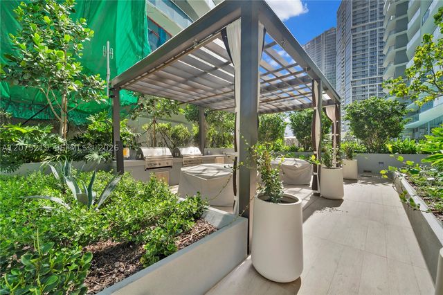77 SE 5th 2115, Miami, FL 33131