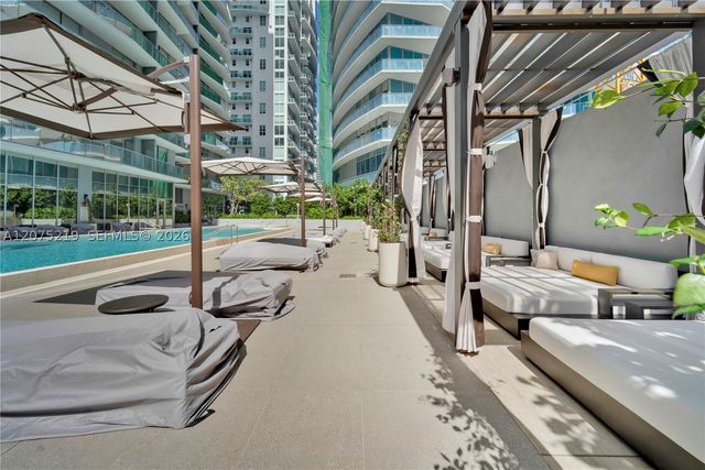 77 SE 5th 2115, Miami, FL 33131