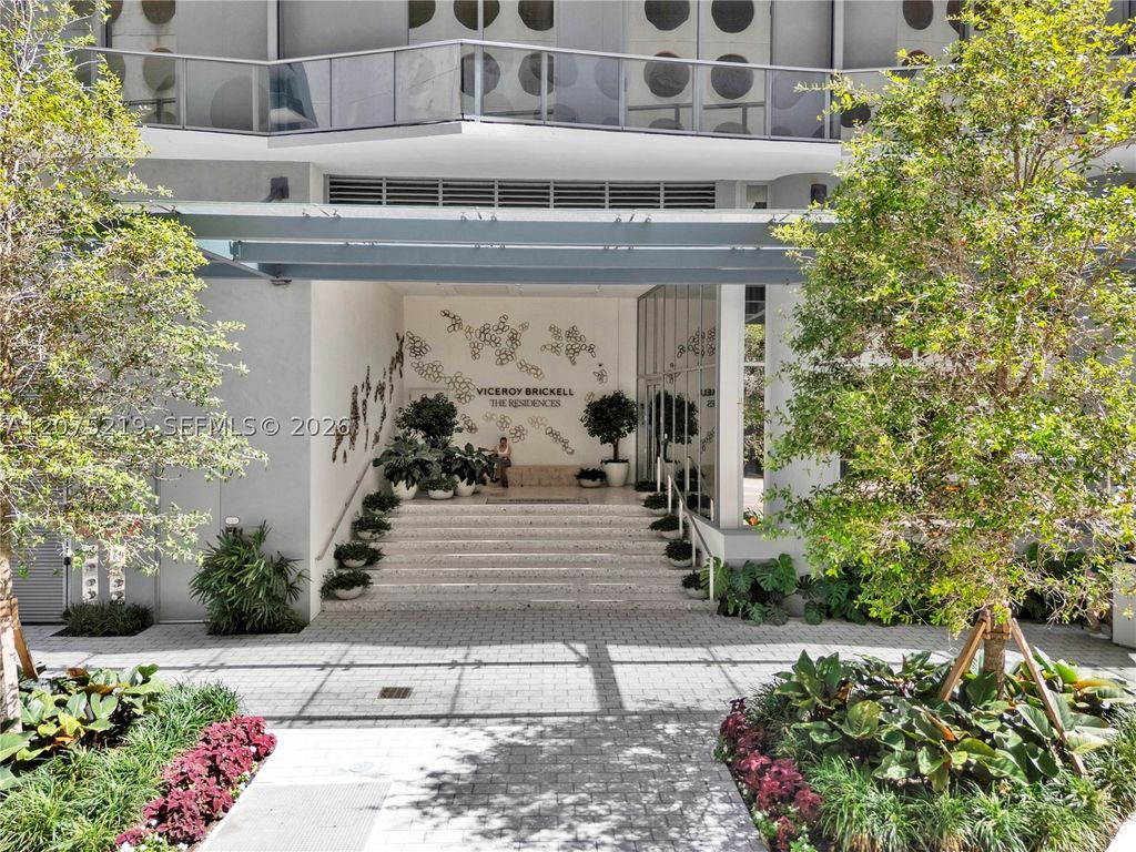 77 SE 5th 2115, Miami, FL 33131