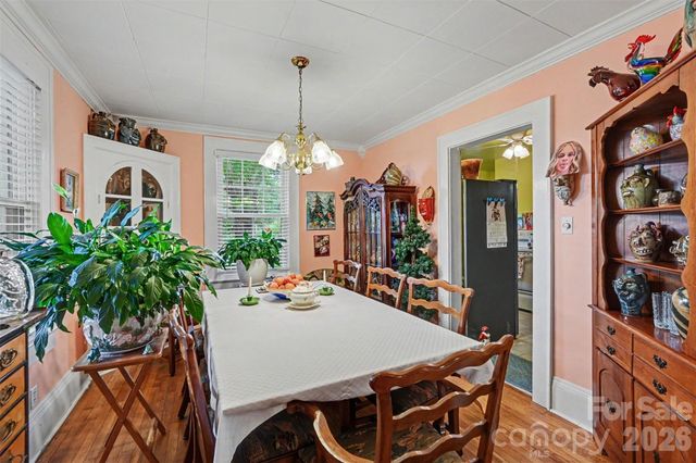 806 S Main Avenue, Newton, NC 28658
