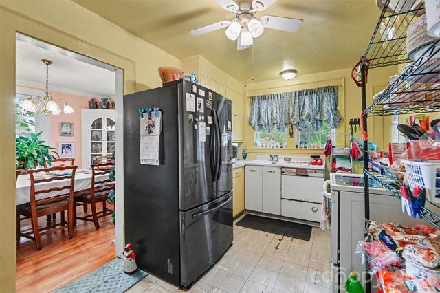 806 S Main Avenue, Newton, NC 28658