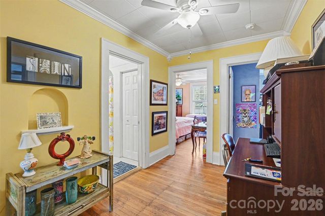 806 S Main Avenue, Newton, NC 28658