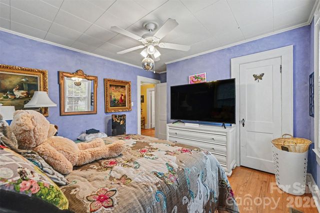806 S Main Avenue, Newton, NC 28658