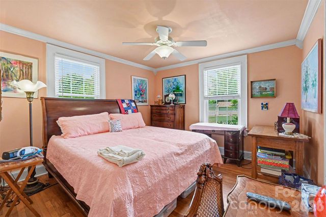 806 S Main Avenue, Newton, NC 28658