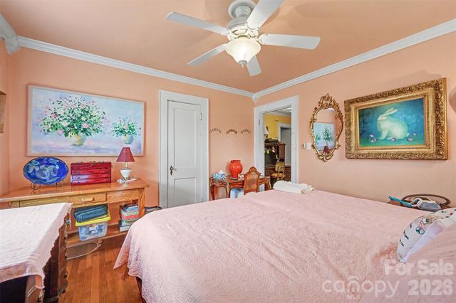 806 S Main Avenue, Newton, NC 28658