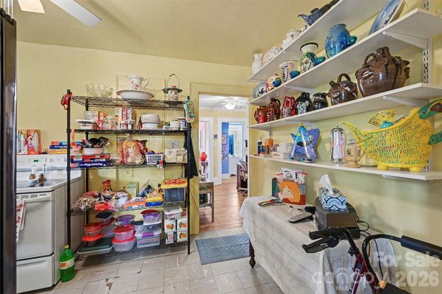 806 S Main Avenue, Newton, NC 28658