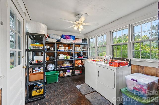 806 S Main Avenue, Newton, NC 28658