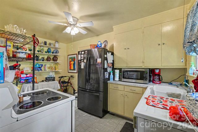 806 S Main Avenue, Newton, NC 28658