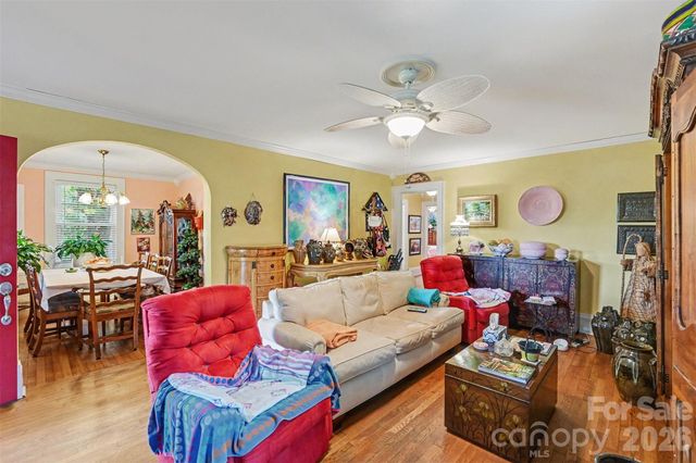 806 S Main Avenue, Newton, NC 28658