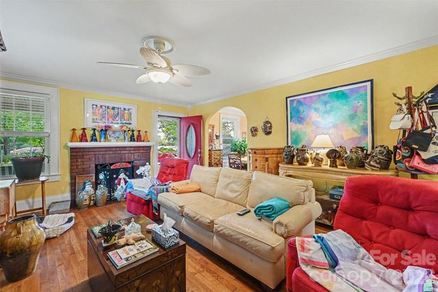 806 S Main Avenue, Newton, NC 28658