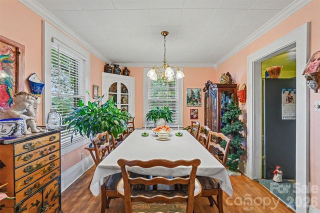 806 S Main Avenue, Newton, NC 28658