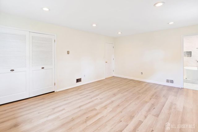 10 Woodruff Road, Edison, NJ 08820