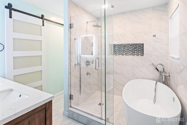 10 Woodruff Road, Edison, NJ 08820