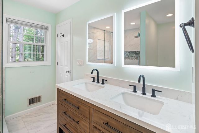 10 Woodruff Road, Edison, NJ 08820