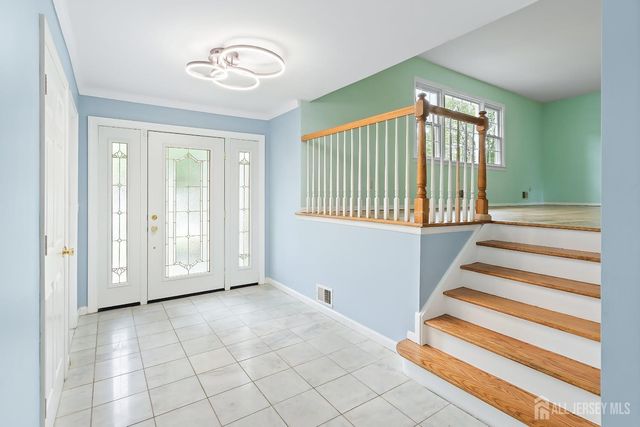 10 Woodruff Road, Edison, NJ 08820