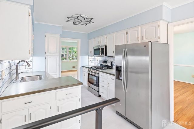 10 Woodruff Road, Edison, NJ 08820