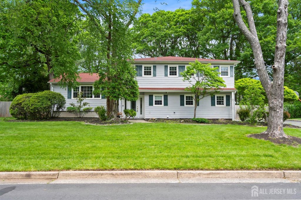 10 Woodruff Road, Edison, NJ 08820