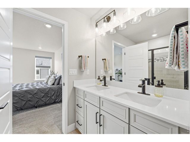 8453 Gladiola Ct A, Arvada, CO 80005