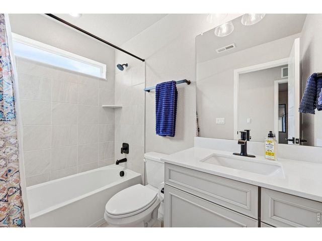 8453 Gladiola Ct A, Arvada, CO 80005