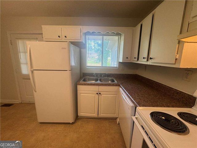 8497 Stonewall Jackson Drive, Jonesboro, GA 30238