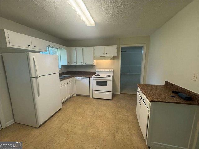 8497 Stonewall Jackson Drive, Jonesboro, GA 30238