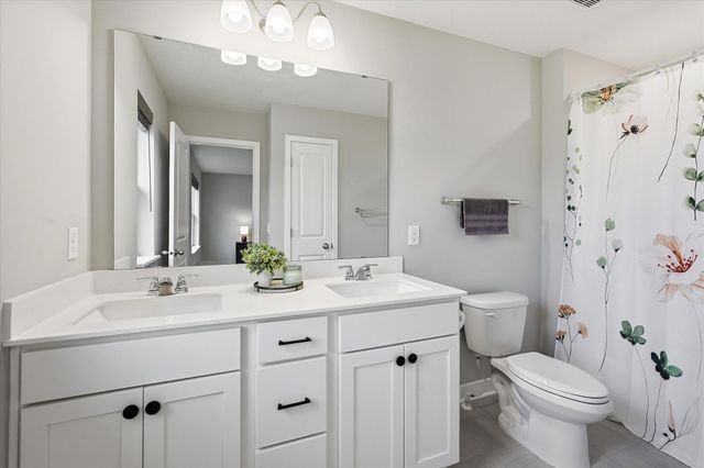18001 Hidden Creek Trail, Lakeville, MN 55044