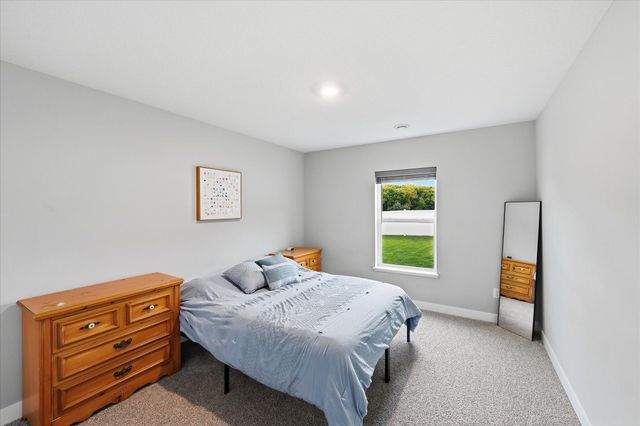 18001 Hidden Creek Trail, Lakeville, MN 55044