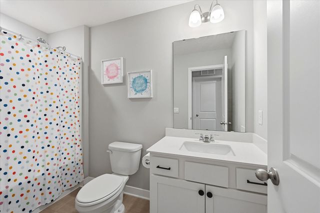 18001 Hidden Creek Trail, Lakeville, MN 55044