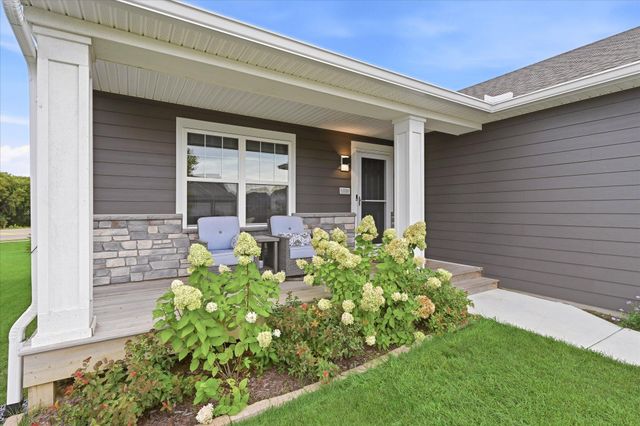 18001 Hidden Creek Trail, Lakeville, MN 55044