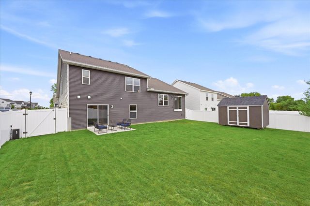18001 Hidden Creek Trail, Lakeville, MN 55044