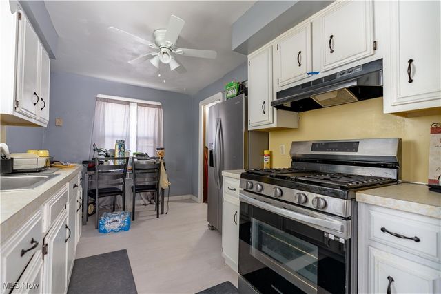 13905 Thraves Avenue, Garfield Heights, OH 44125