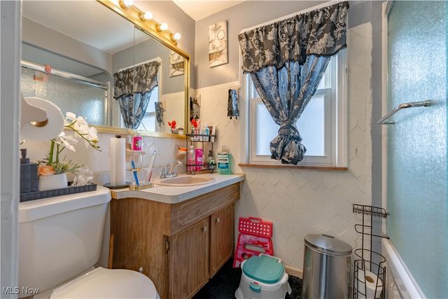 13905 Thraves Avenue, Garfield Heights, OH 44125