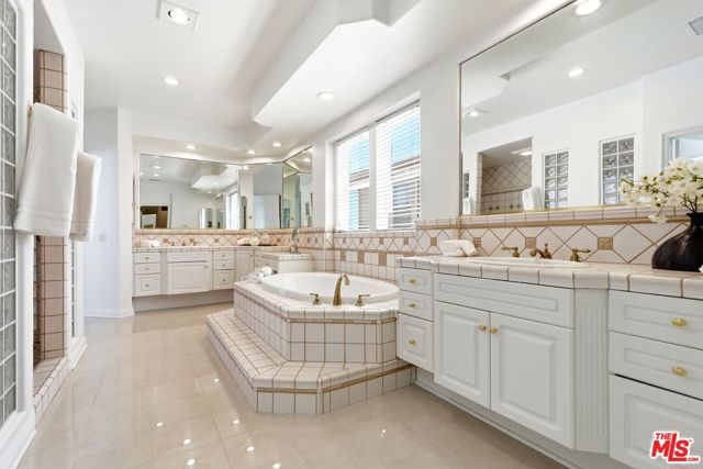 20274 Via Medici, Porter Ranch (los Angeles), CA 91326
