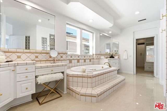 20274 Via Medici, Porter Ranch (los Angeles), CA 91326
