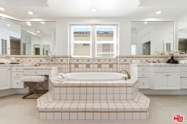 20274 Via Medici, Porter Ranch (los Angeles), CA 91326