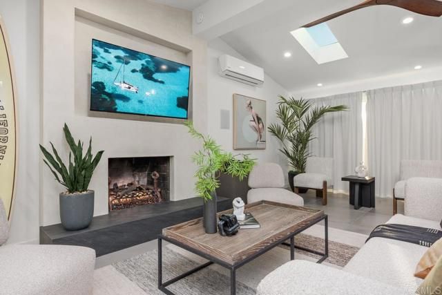 803 Saxony Road, Encinitas, CA 92024