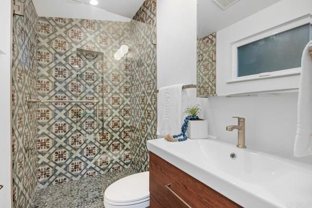 803 Saxony Road, Encinitas, CA 92024