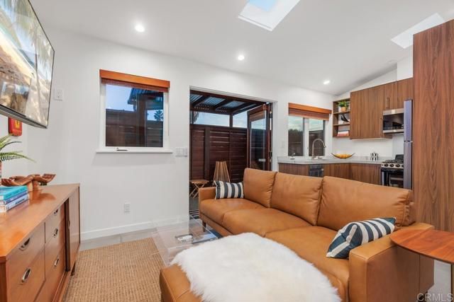 803 Saxony Road, Encinitas, CA 92024