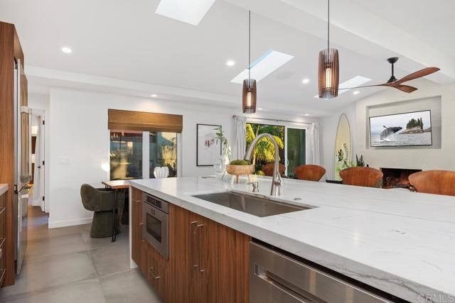 803 Saxony Road, Encinitas, CA 92024