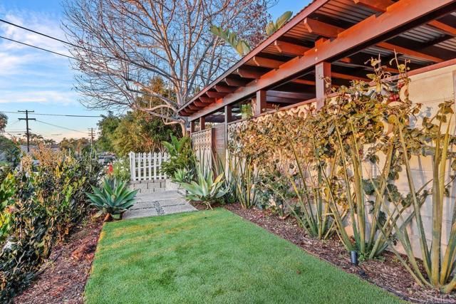 803 Saxony Road, Encinitas, CA 92024